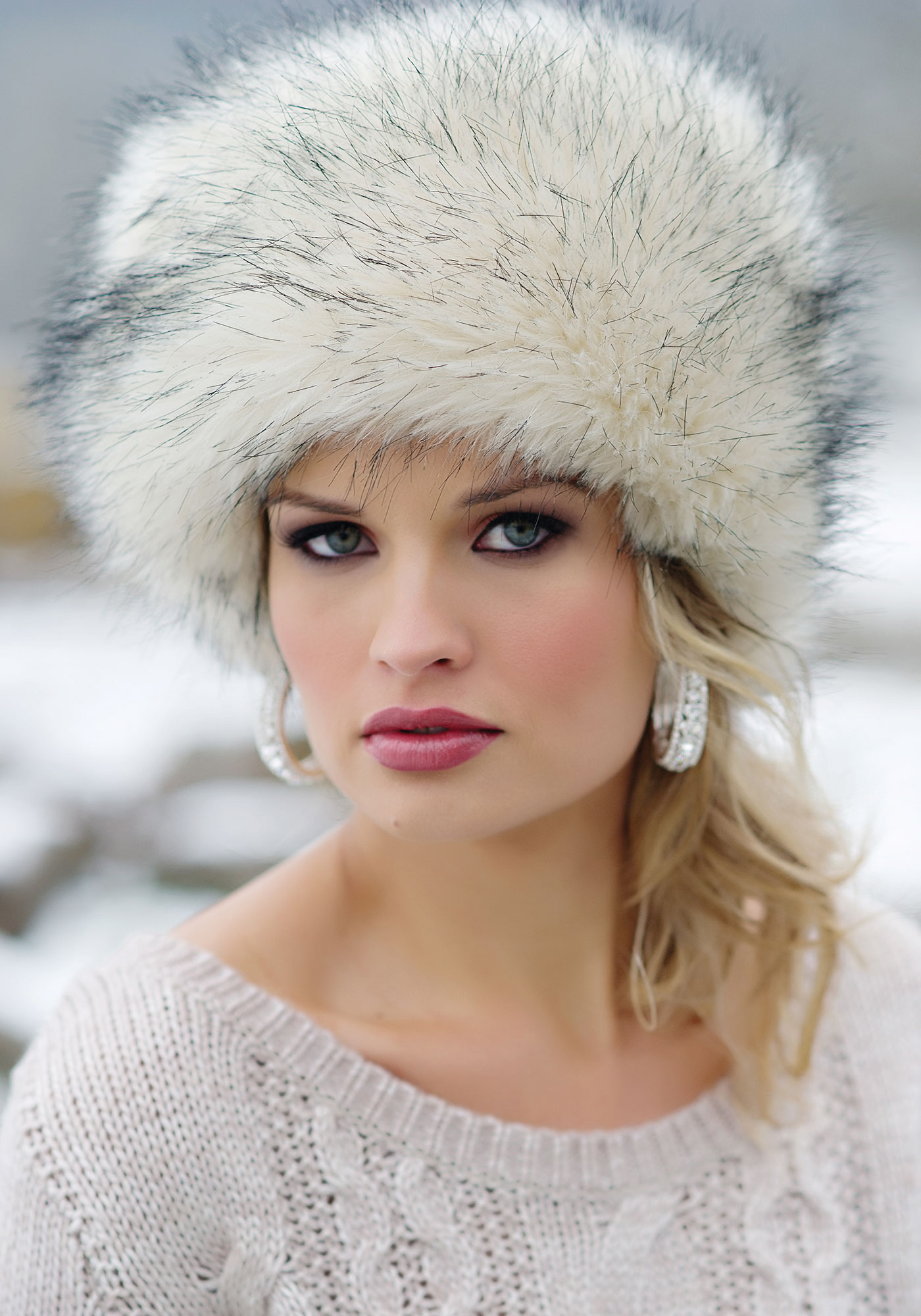 white fur hat        <h3 class=